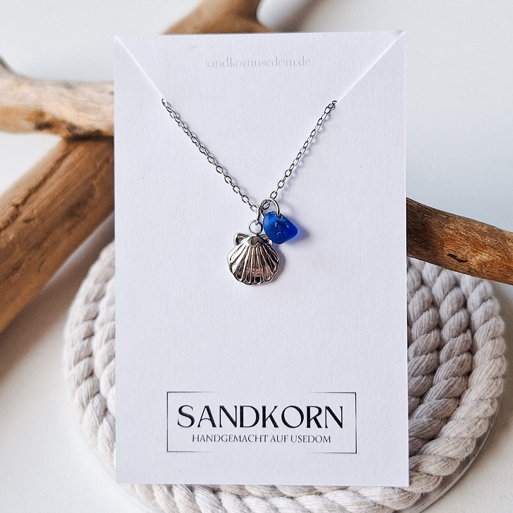 Halskette mit Muschel und Seeglas - Kobaltblau