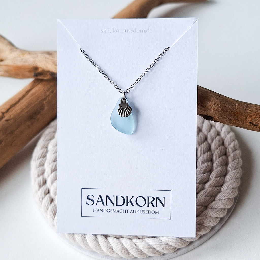 Seeglas-Halskette mit Muschel - Aqua - SANDKORN Usedom 