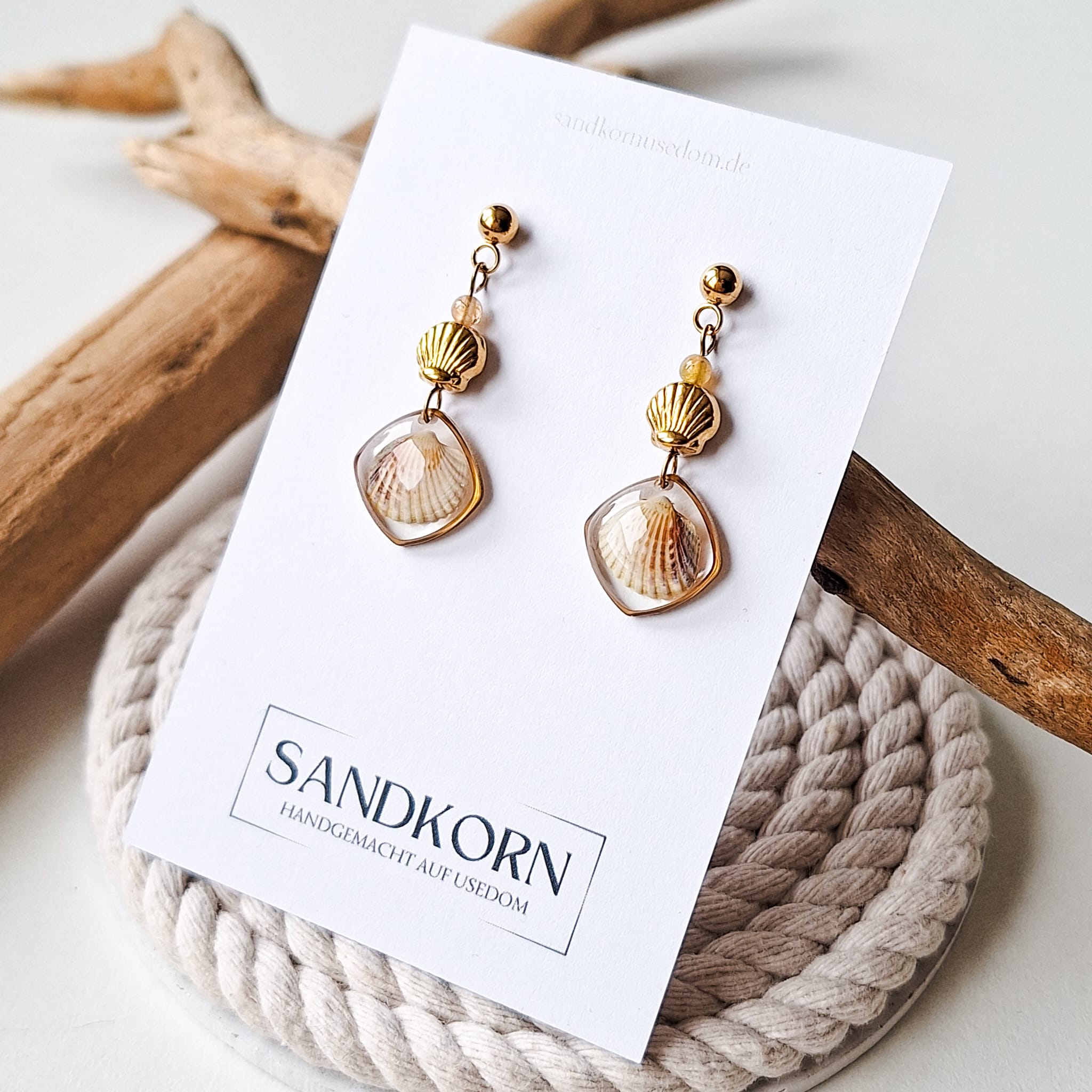 Ohrringe mit Herzmuscheln, Muschelperlen und indischem Achat