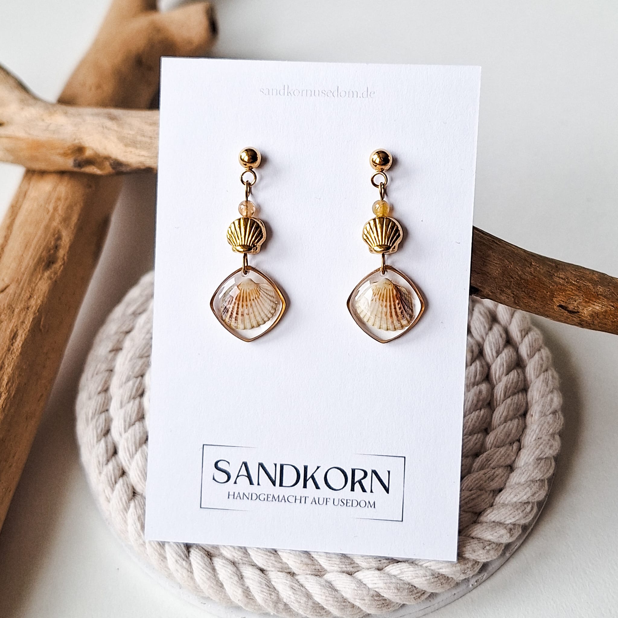 Ohrringe mit Herzmuscheln, Muschelperlen und indischem Achat