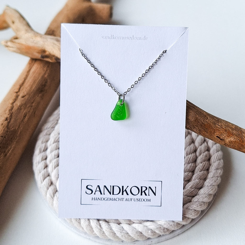 Mini Seeglas-Halskette - Kelly Grün - SANDKORN Usedom 