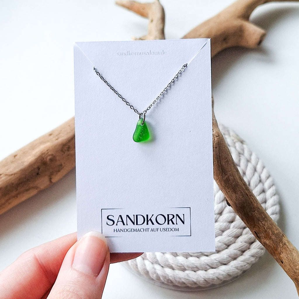 Mini Seeglas-Halskette - Kelly Grün - SANDKORN Usedom 
