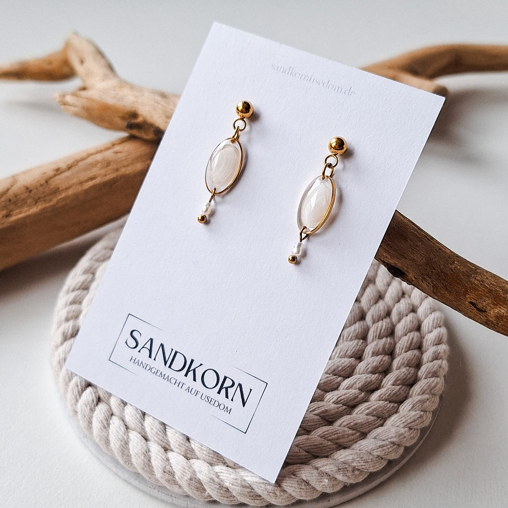 Ohrringe mit Sandklaffmuscheln und Süßwasserperlen