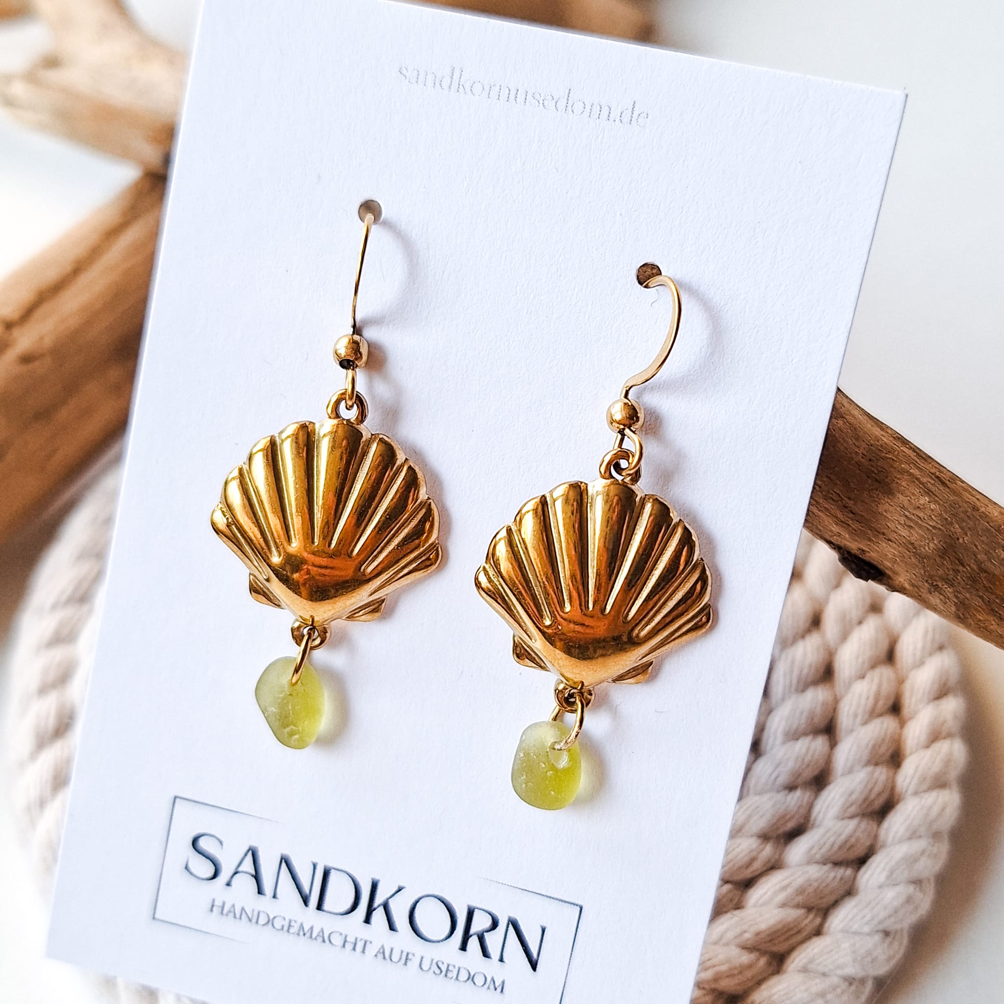 Ohrringe mit Muscheln und Seeglas - Olive
