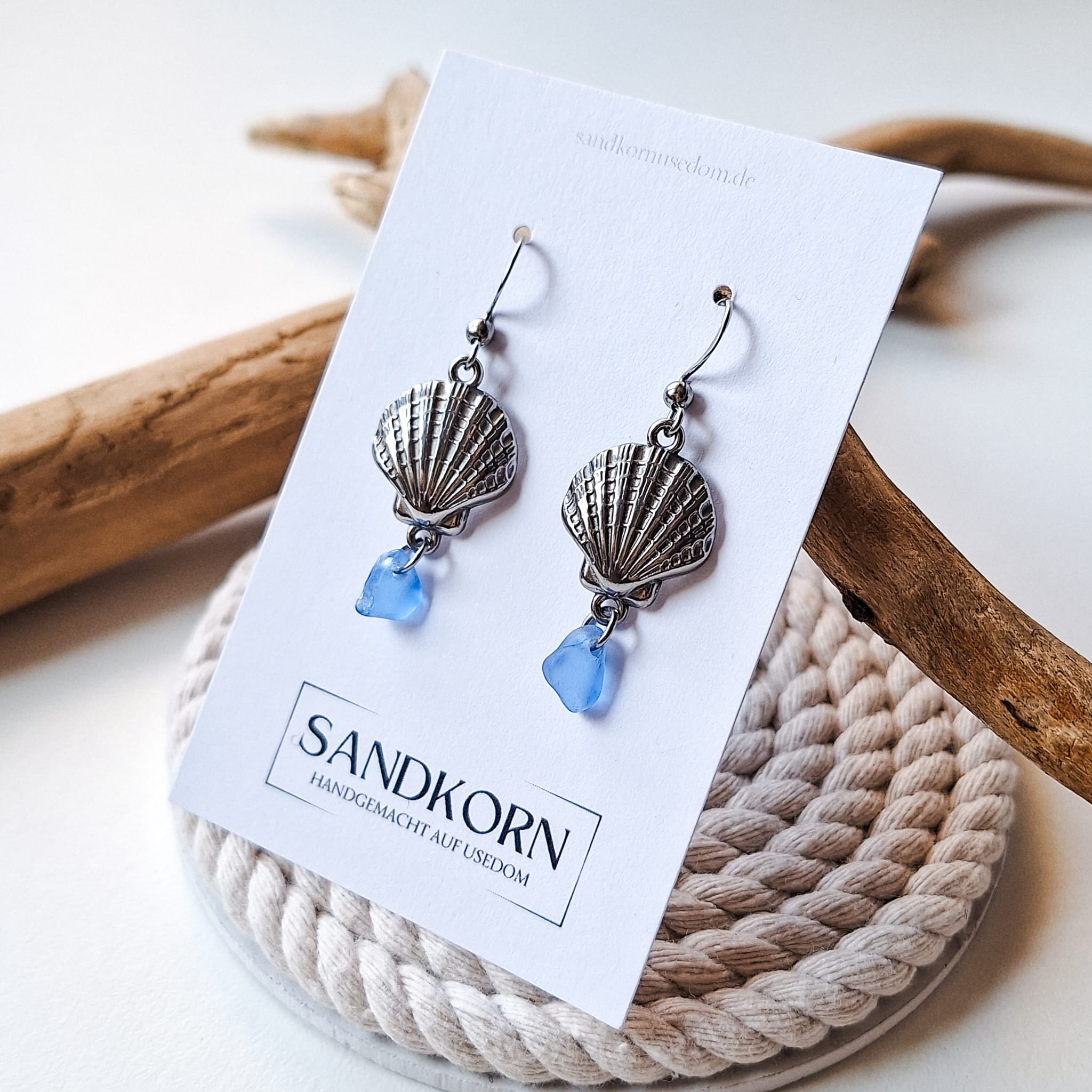 Ohrringe mit Muscheln und Seeglas - Blau