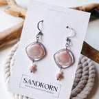 Earrings with seashells and freshwater pearls