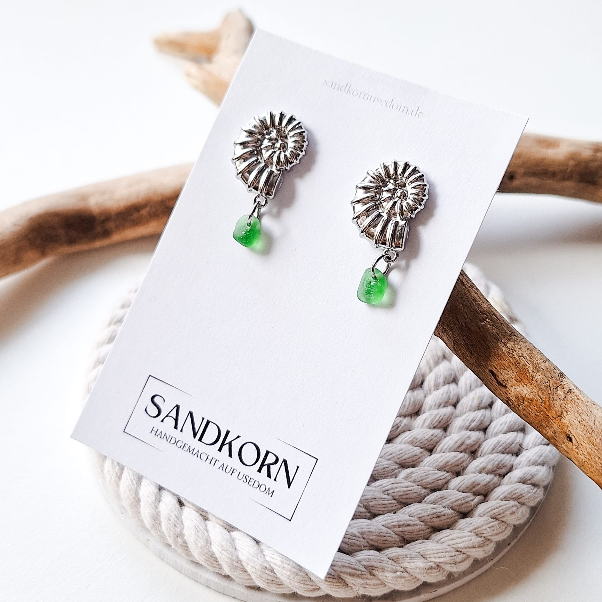 Stud earrings with sea glass and starfish - Aqua
