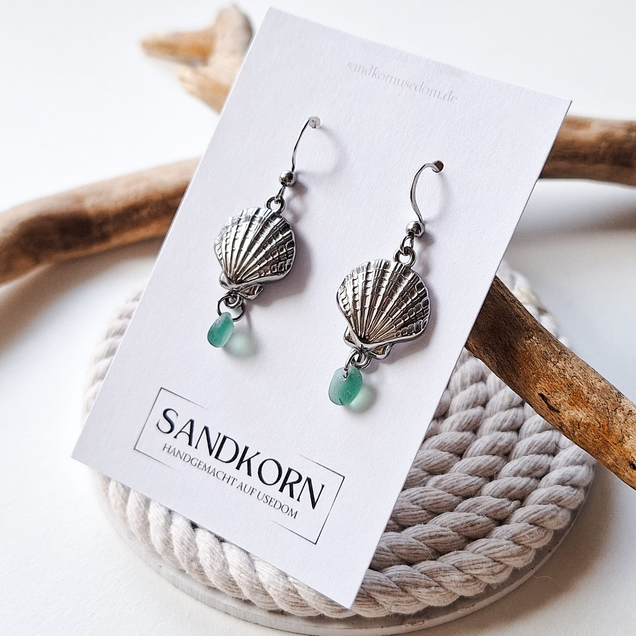 Ohrringe mit Muscheln und Seeglas - Teal