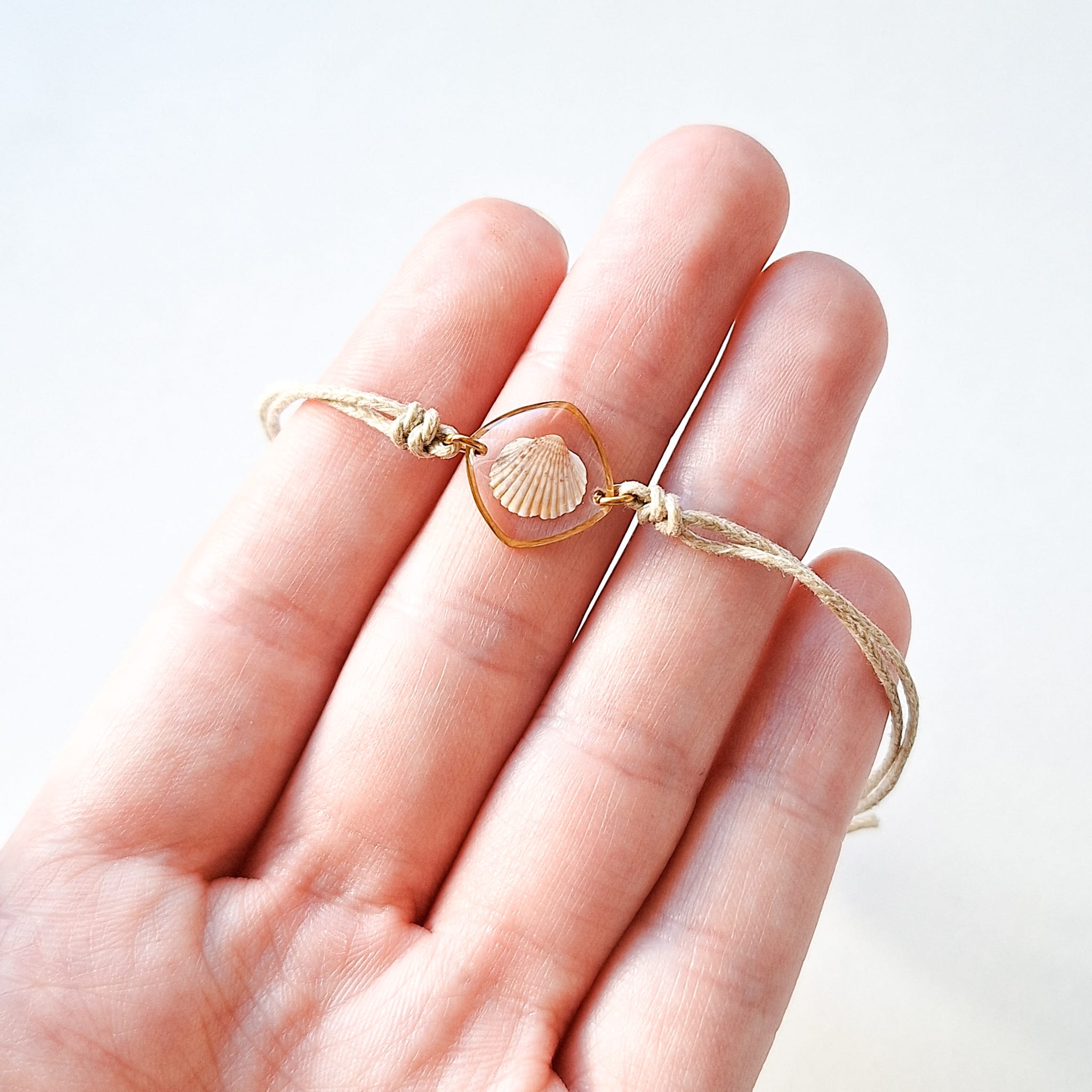 Armband mit Herzmuschel - Sand