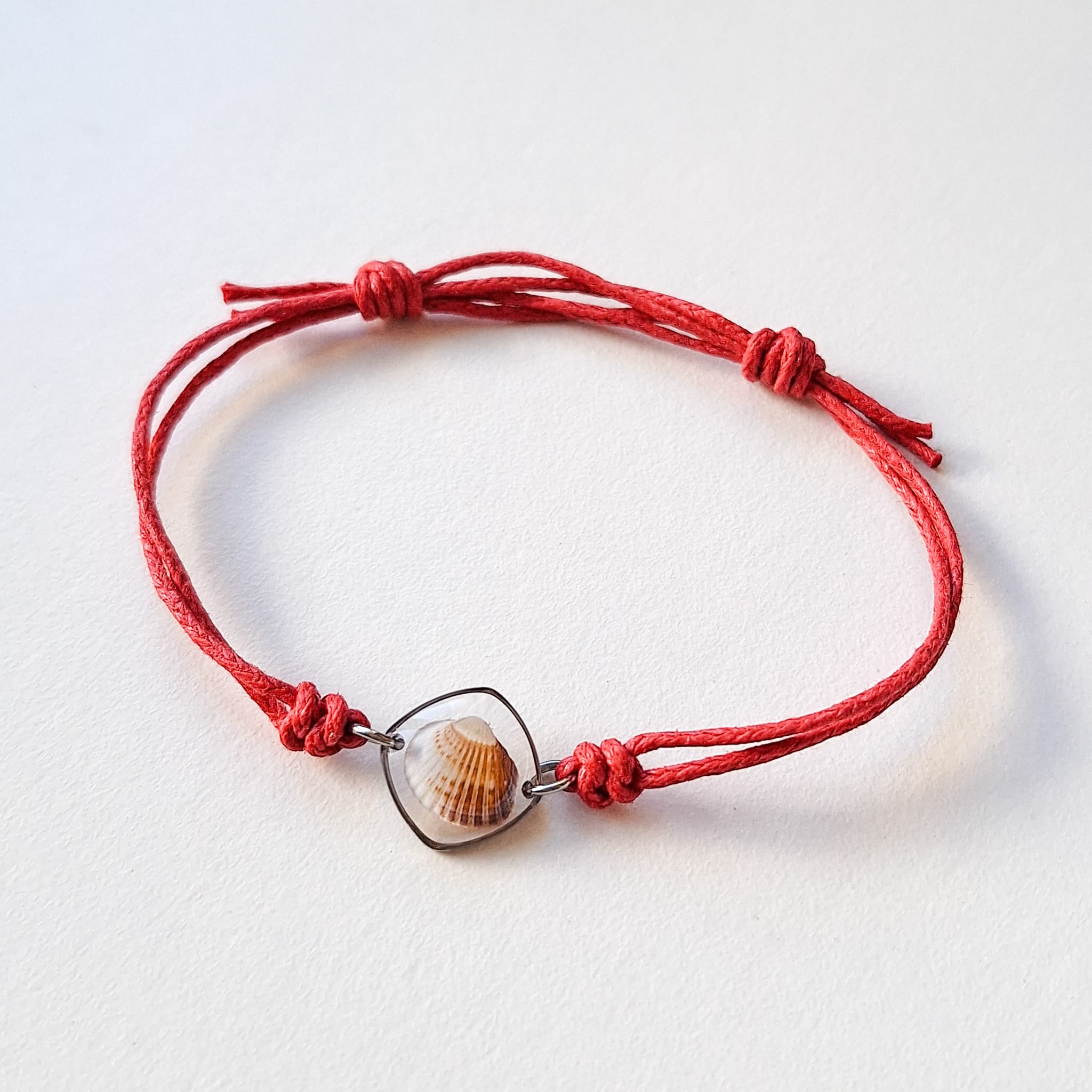 Armband mit Herzmuschel - Rot