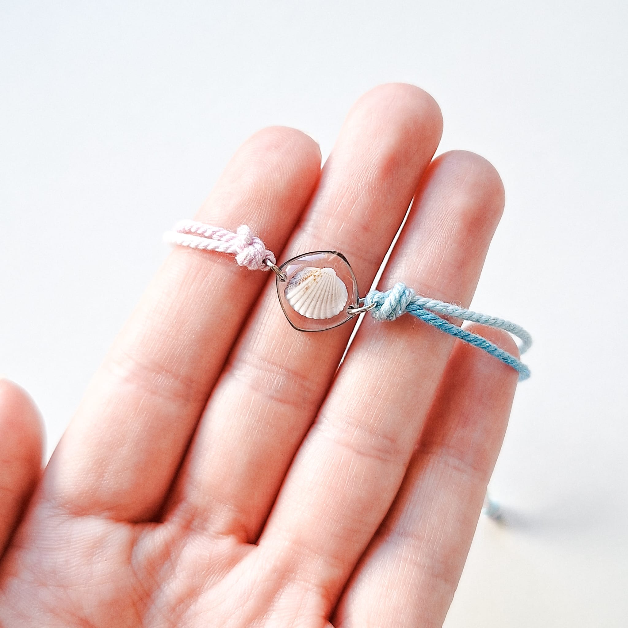 Armband mit Herzmuschel - Pastell