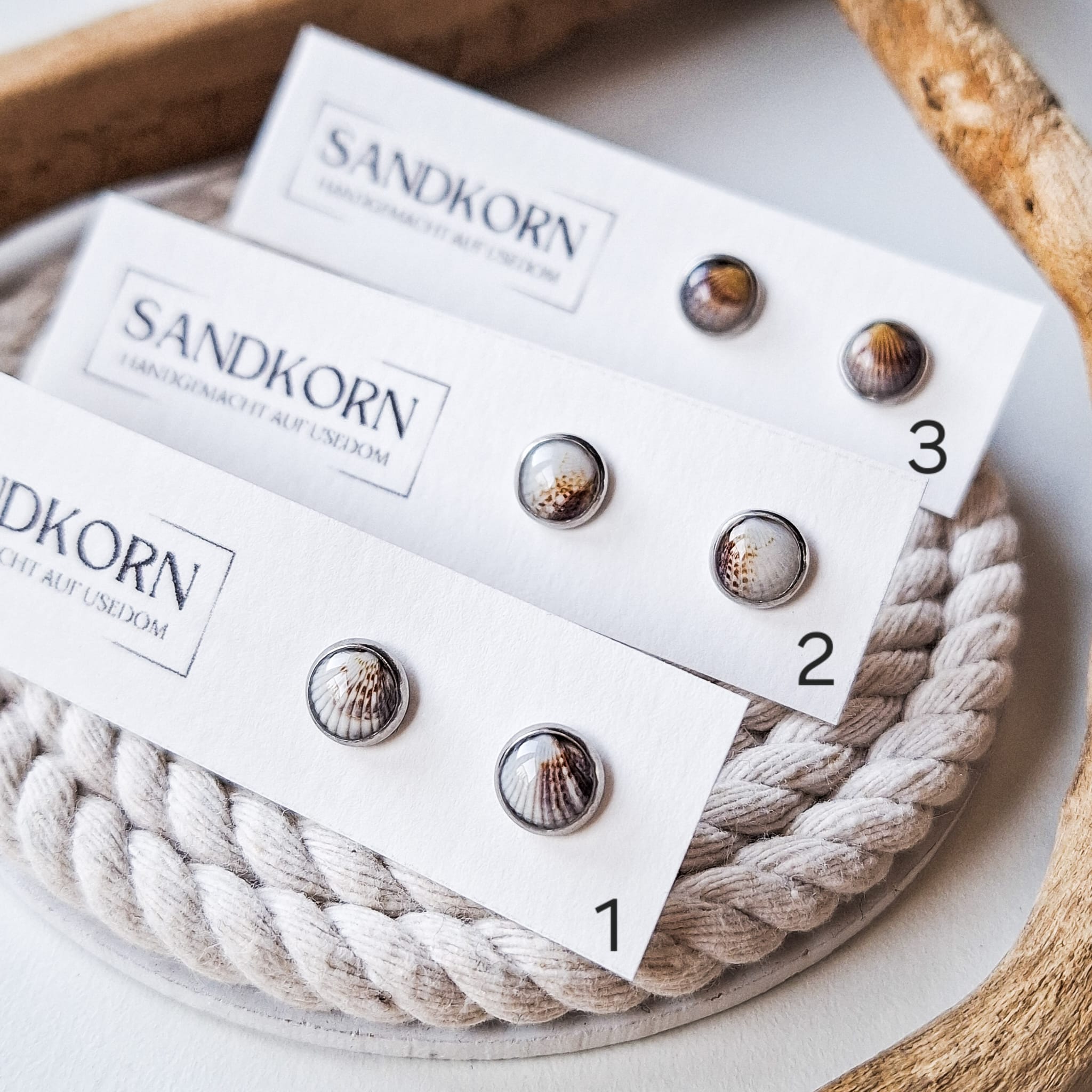 Heart-shaped stud earrings - silver, 8 mm