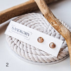 Heart-shaped stud earrings - Gold 7 mm