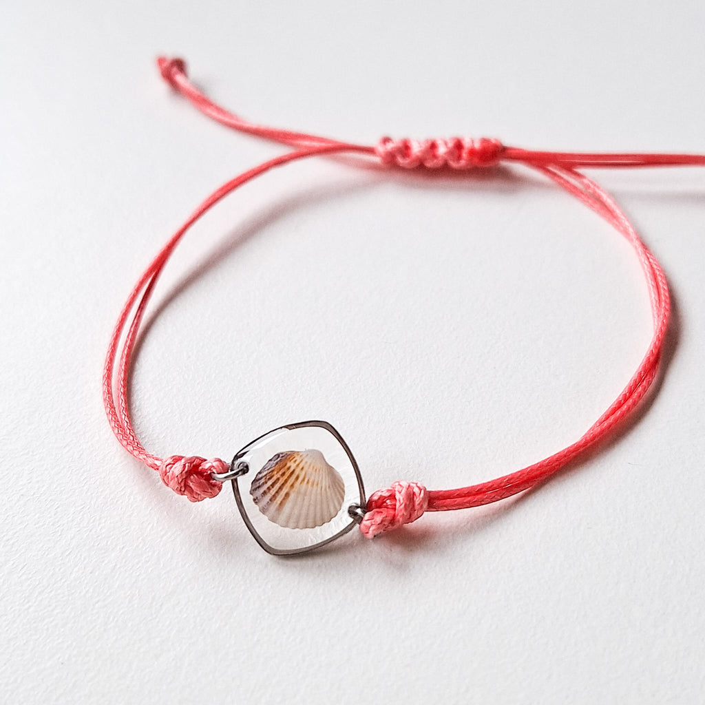 Bransoletka z muszlą w kształcie serca - srebrna