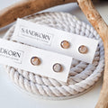 Mini-Ohrstecker mit Herzmuscheln - Gold 7 mm - SANDKORN Usedom 