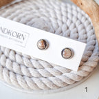 Mini-Ohrstecker mit Herzmuscheln - Silber 8 mm - SANDKORN Usedom 