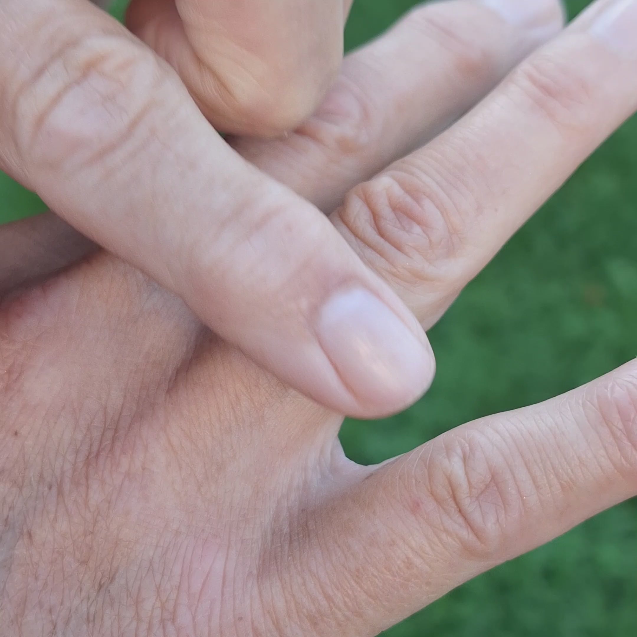 Drehbarer Ring mit Sonne und Mond