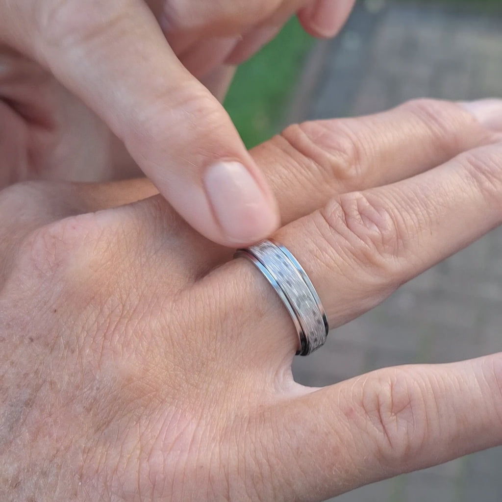 Drehbarer Ring mit Mond und Sternen