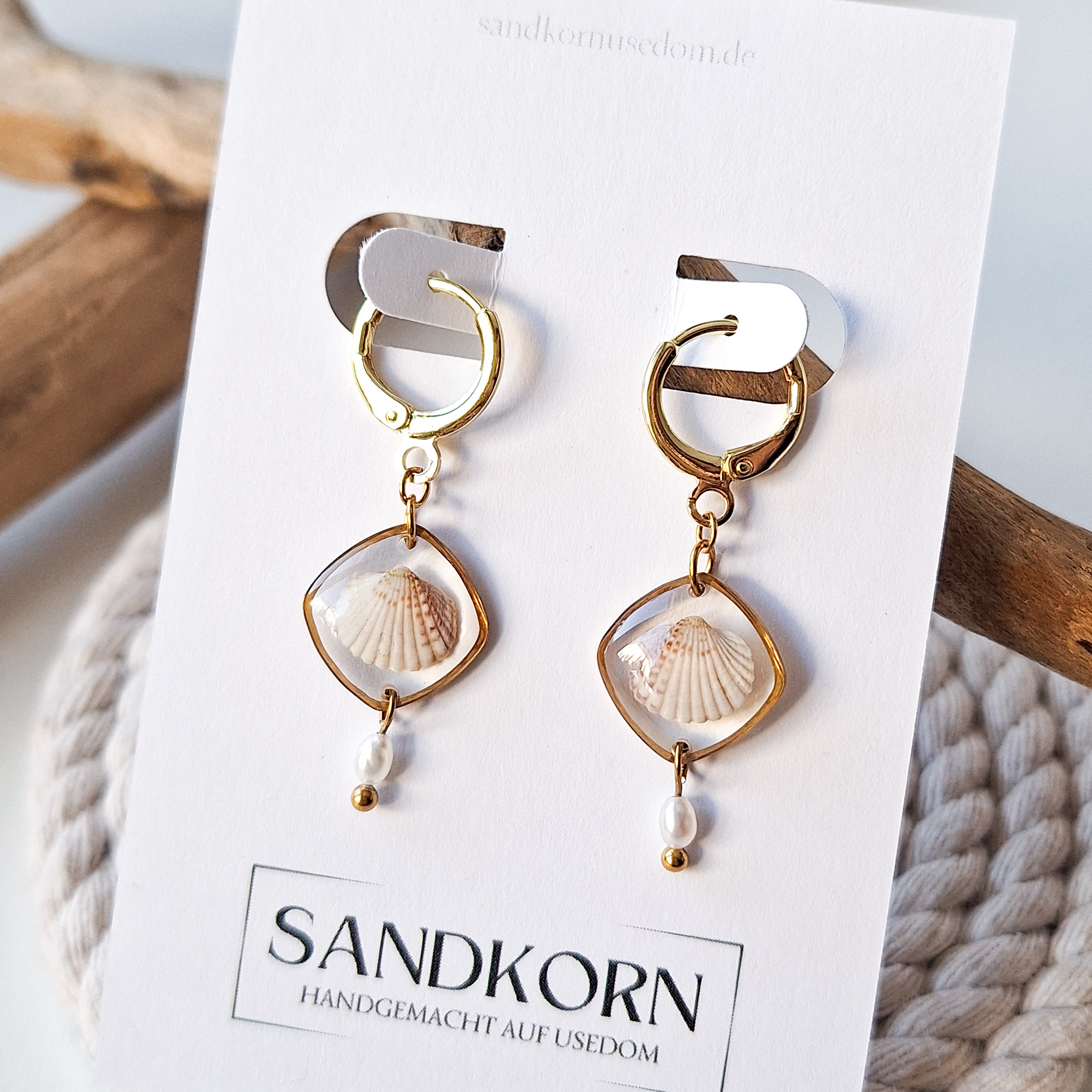 Kolczyki z muszli sercówek i pereł słodkowodnych