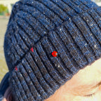 Realistischer Marienkäfer Pin, Brosche, Anstecknadel, handgemacht in Deutschland, Mützen-Anstecker - Sandkorn Usedom