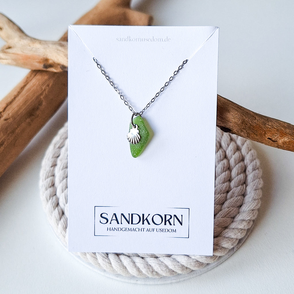 Necklace with sea glass and shell - Kelly Green